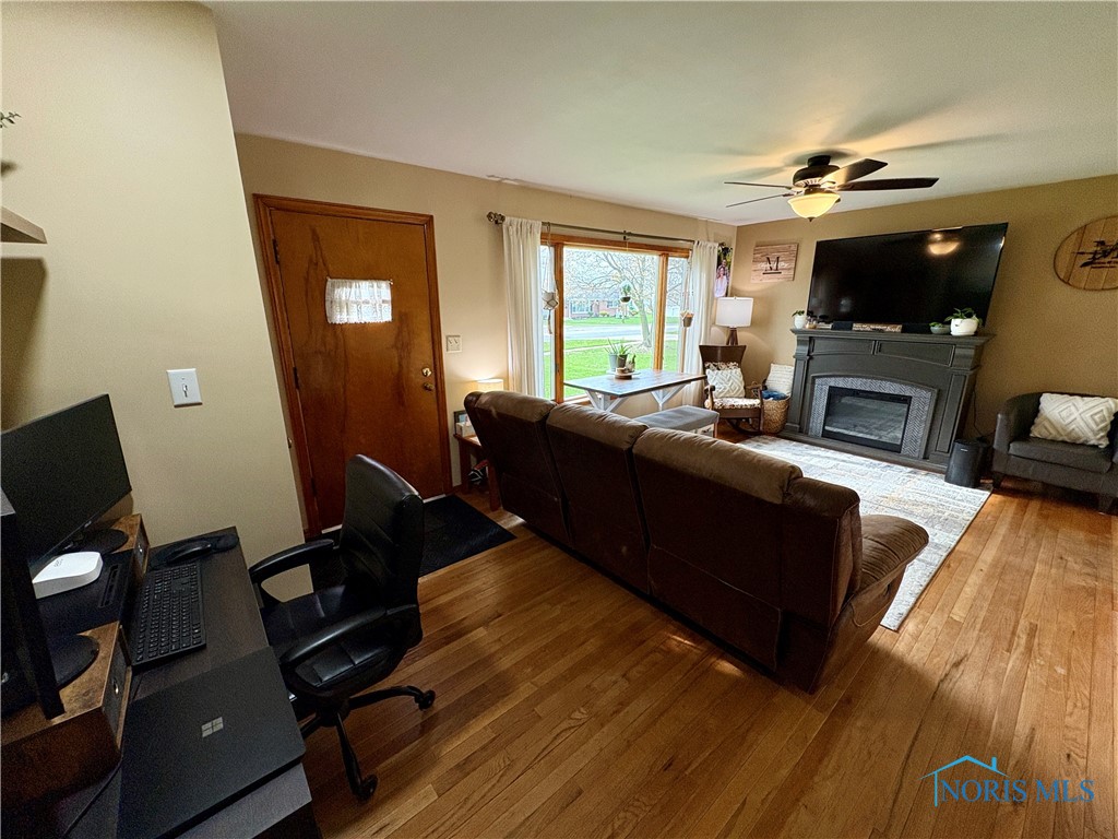 825 S Myrtle Avenue, Willard, Ohio image 3