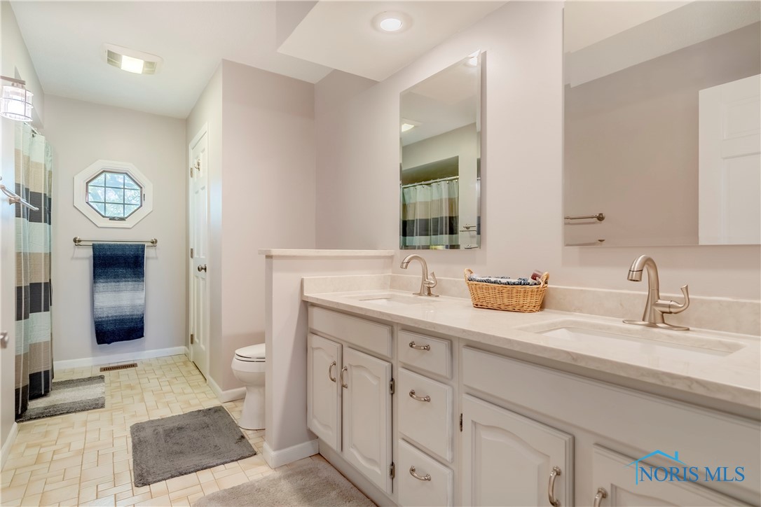 765 Ashbury Drive, Perrysburg, Ohio image 24