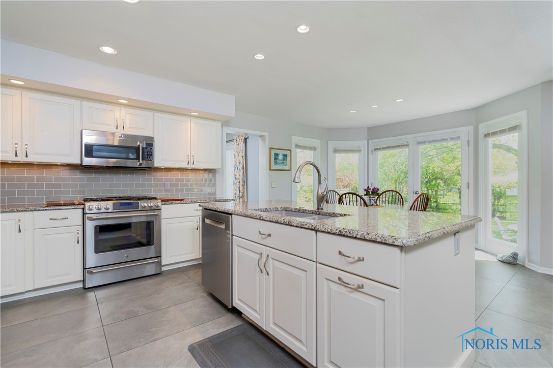 765 Ashbury Drive, Perrysburg, Ohio image 10