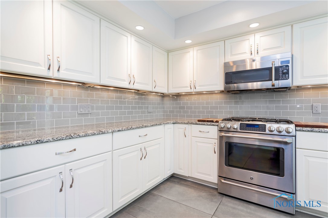 765 Ashbury Drive, Perrysburg, Ohio image 11