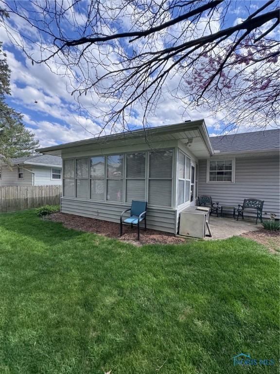 319 Sunrise Drive, Bowling Green, Ohio image 5