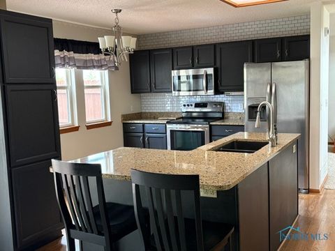 Tiny photo for 130 W Pinewood Avenue, Defiance, OH 43512 (MLS # 6136312)
