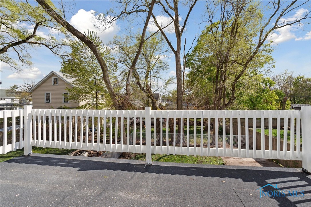 911 Alvison Road, Toledo, Ohio image 32