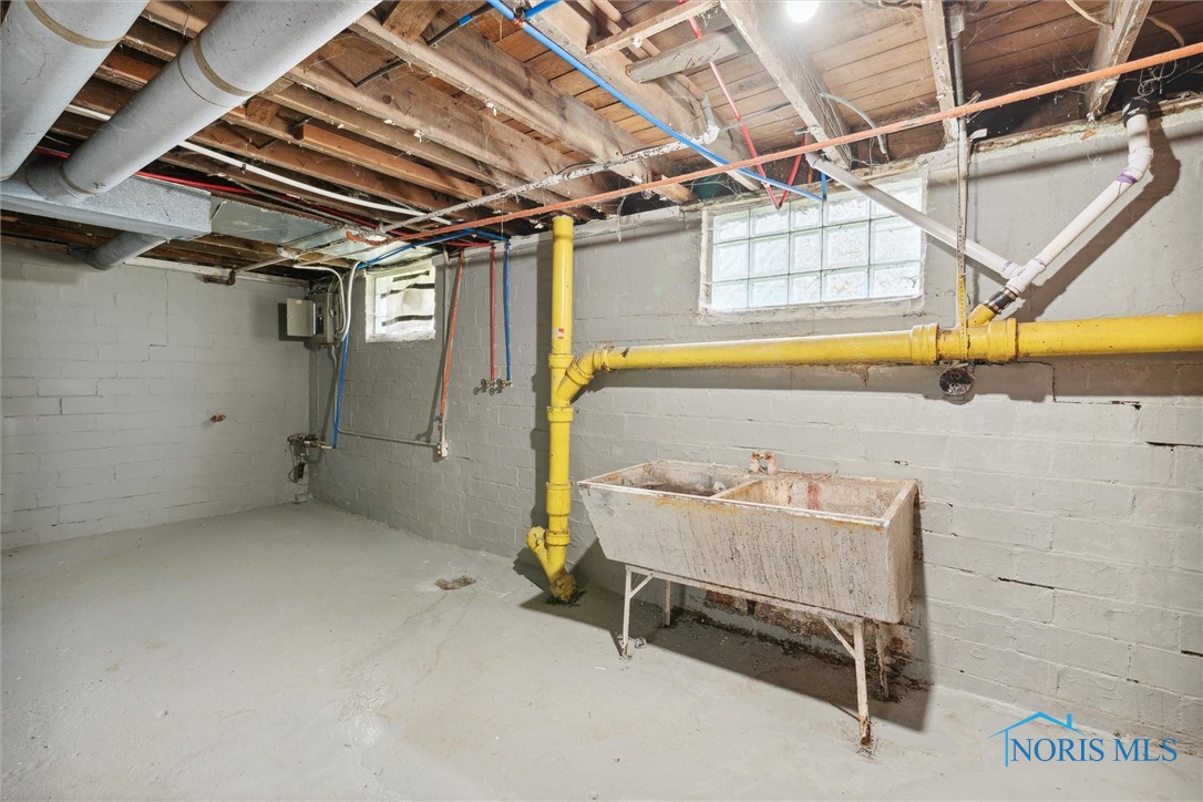 911 Alvison Road, Toledo, Ohio image 31