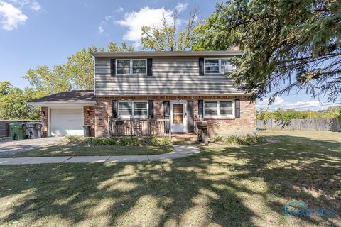 Photo of 764 Inwood Place, Maumee, OH 43537 (MLS # 6135794)