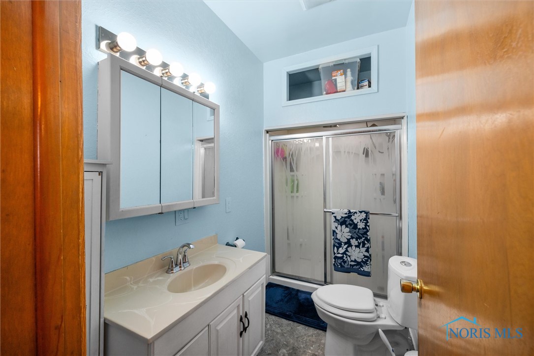 625 Valleywood Drive, Toledo, Ohio image 15