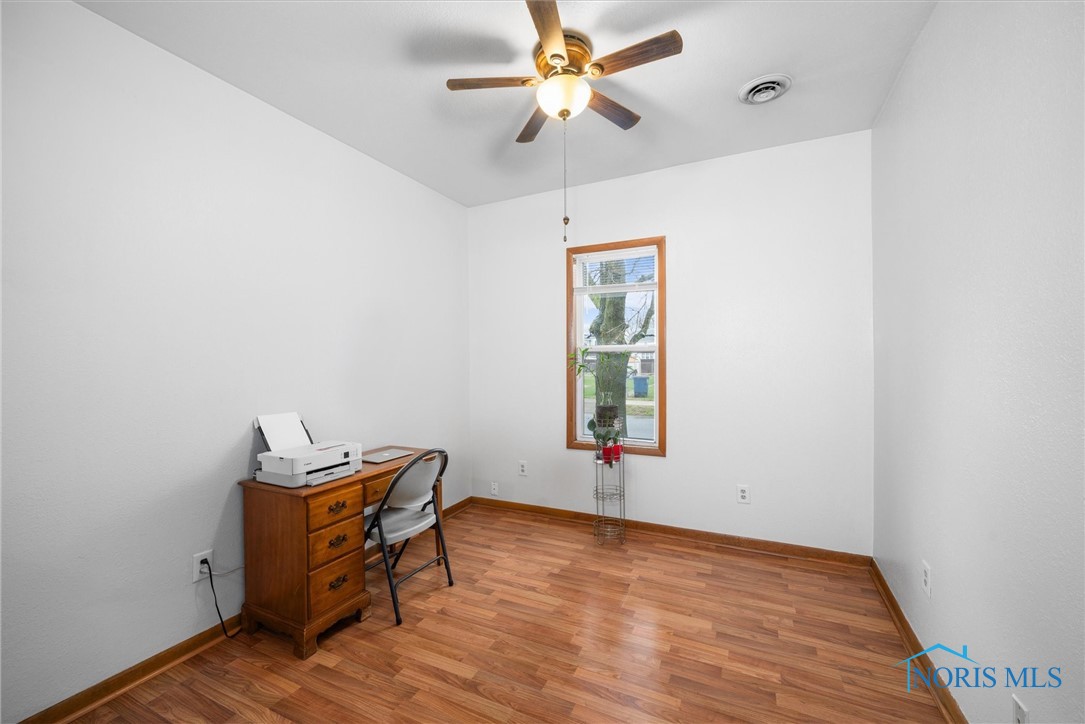 625 Valleywood Drive, Toledo, Ohio image 10