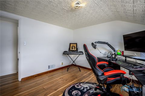 Tiny photo for 1450 S Lallendorf Road, Oregon, OH 43616 (MLS # 6136618)