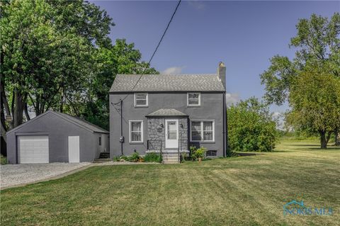 Photo of 1450 S Lallendorf Road, Oregon, OH 43616 (MLS # 6136618)