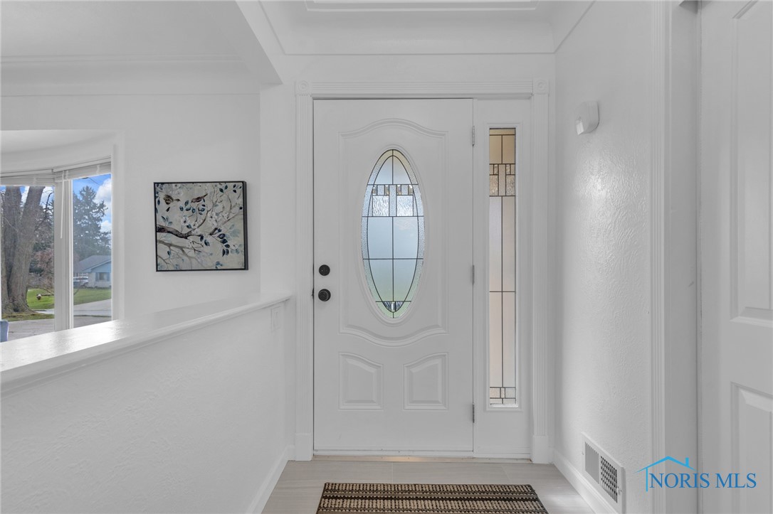 2316 Lynn Park Drive, Toledo, Ohio image 3
