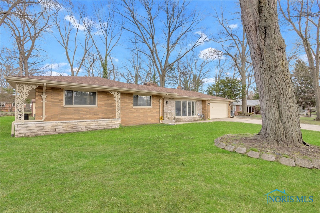 2316 Lynn Park Drive, Toledo, Ohio image 2