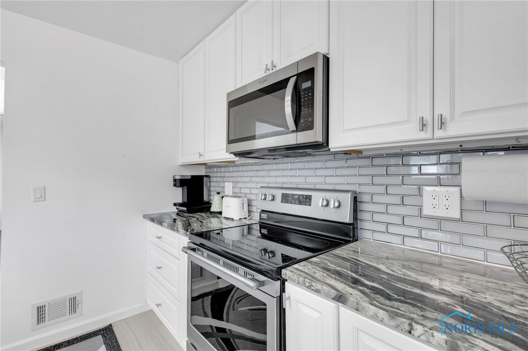 2316 Lynn Park Drive, Toledo, Ohio image 13