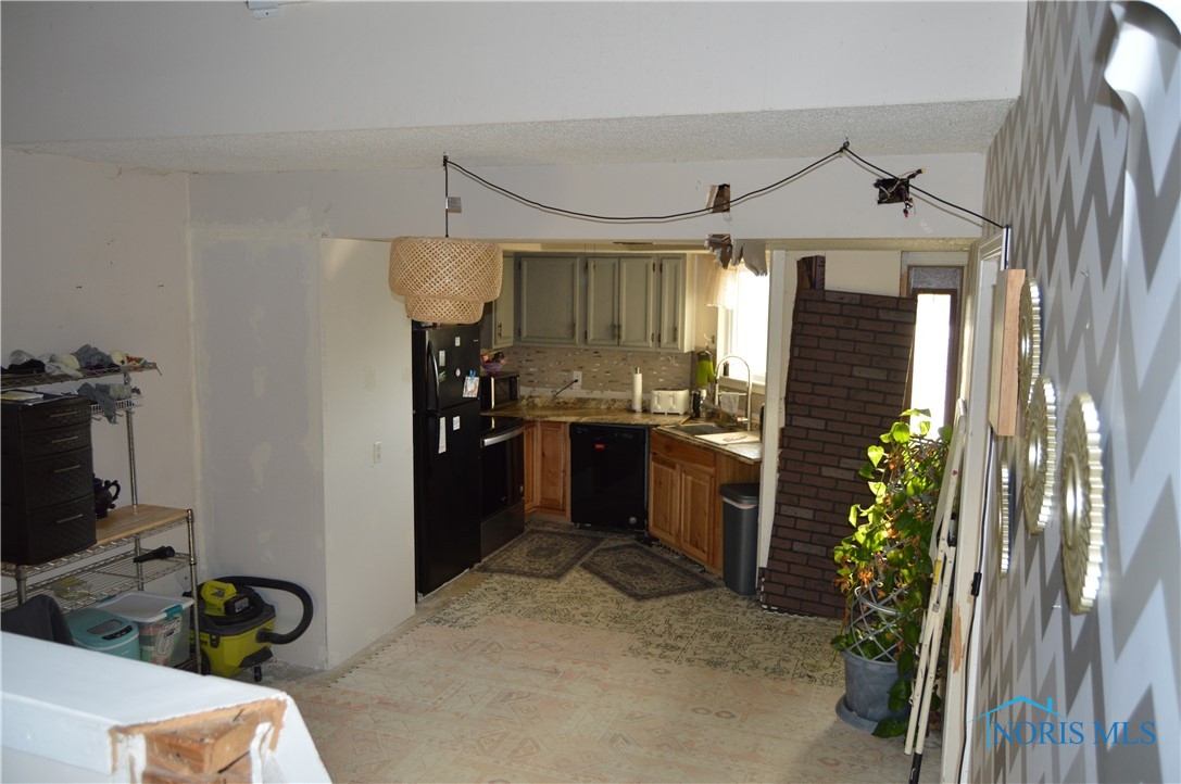 1611 Brand Manor Drive, Findlay, Ohio image 3
