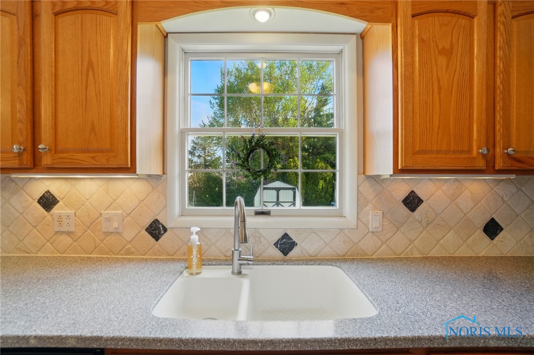 10468 Cliffwood Road, Perrysburg, Ohio image 8
