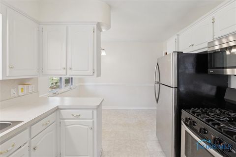 Tiny photo for 1848 Brierheath Avenue, Toledo, OH 43614 (MLS # 6136797)