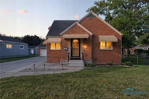 Photo of 1848 Brierheath Avenue, Toledo, OH 43614 (MLS # 6136797)