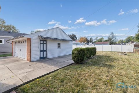 Tiny photo for 1848 Brierheath Avenue, Toledo, OH 43614 (MLS # 6136797)
