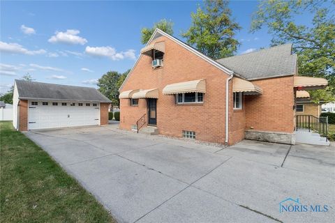 Tiny photo for 1848 Brierheath Avenue, Toledo, OH 43614 (MLS # 6136797)