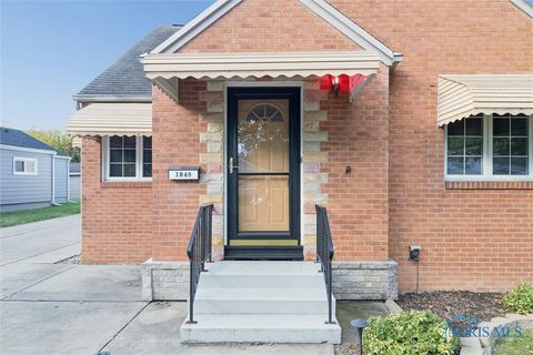 Tiny photo for 1848 Brierheath Avenue, Toledo, OH 43614 (MLS # 6136797)