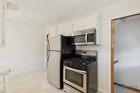 Tiny photo for 1848 Brierheath Avenue, Toledo, OH 43614 (MLS # 6136797)