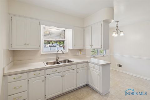 Tiny photo for 1848 Brierheath Avenue, Toledo, OH 43614 (MLS # 6136797)
