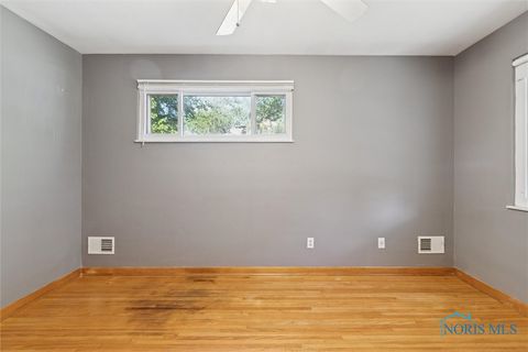 Tiny photo for 1848 Brierheath Avenue, Toledo, OH 43614 (MLS # 6136797)