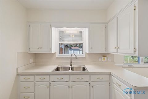 Tiny photo for 1848 Brierheath Avenue, Toledo, OH 43614 (MLS # 6136797)