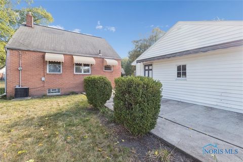 Tiny photo for 1848 Brierheath Avenue, Toledo, OH 43614 (MLS # 6136797)