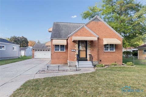 Tiny photo for 1848 Brierheath Avenue, Toledo, OH 43614 (MLS # 6136797)