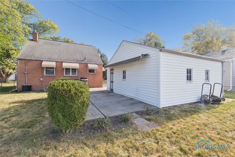Tiny photo for 1848 Brierheath Avenue, Toledo, OH 43614 (MLS # 6136797)