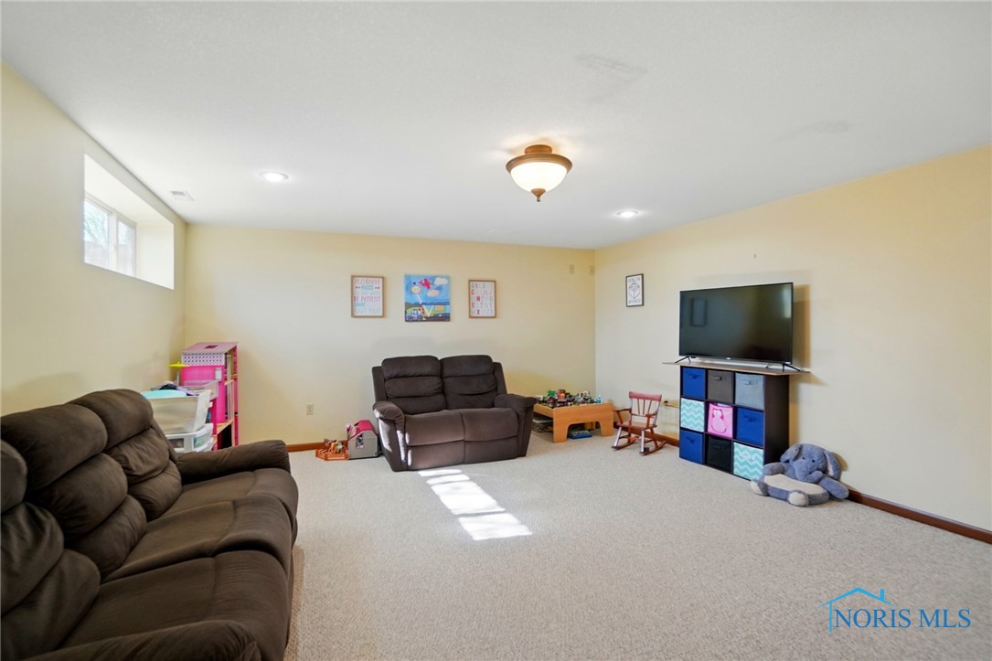 8395 Ash Ridge Lane, Findlay, Ohio image 42