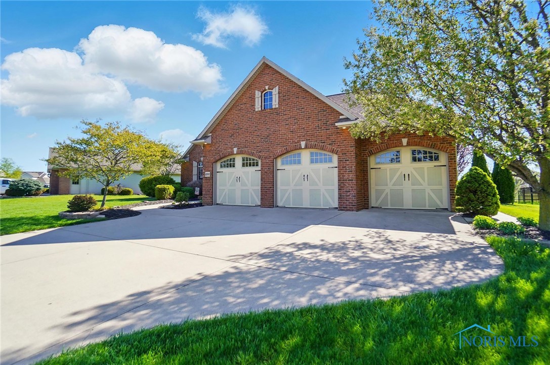8395 Ash Ridge Lane, Findlay, Ohio image 2