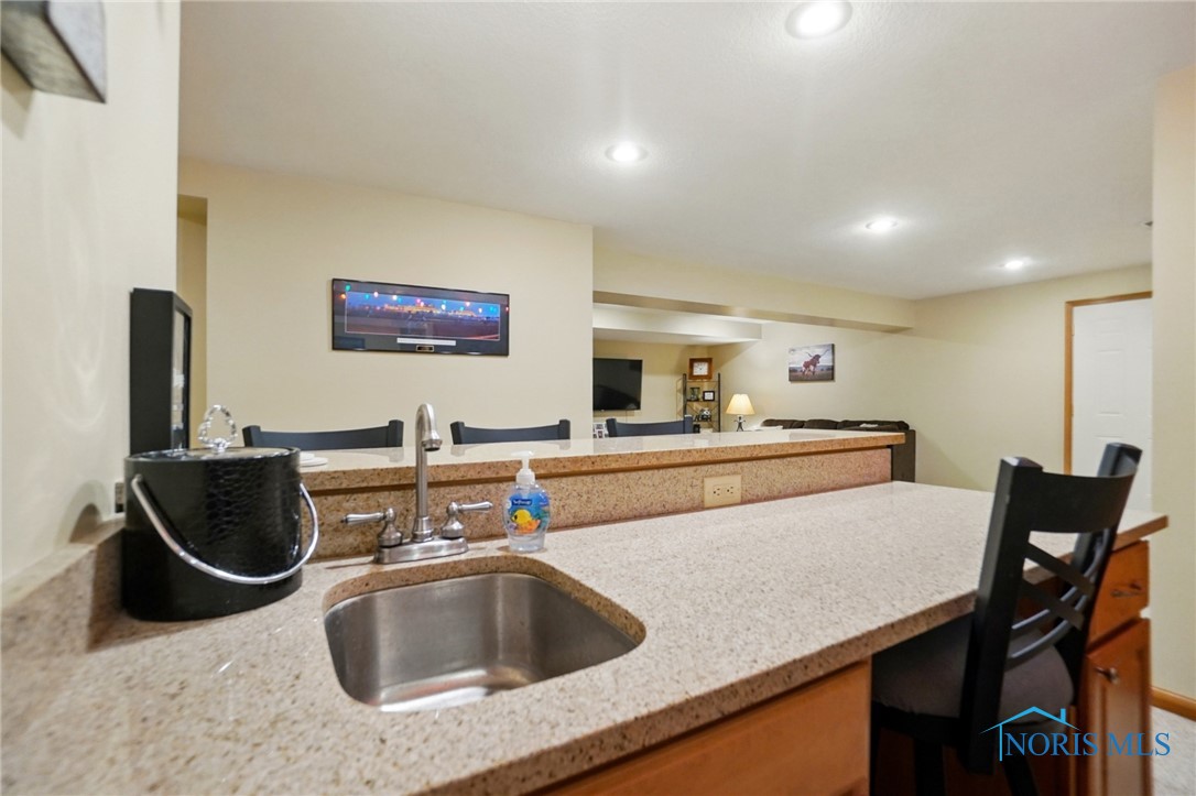 8395 Ash Ridge Lane, Findlay, Ohio image 38