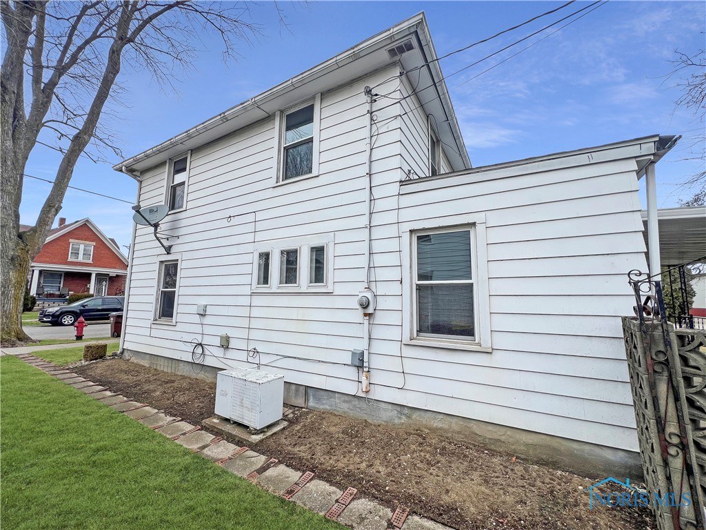 903 Perry Street, Defiance, Ohio image 3
