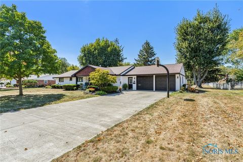 Photo of 1018 Cherry Lane, Findlay, OH 45840 (MLS # 6135943)