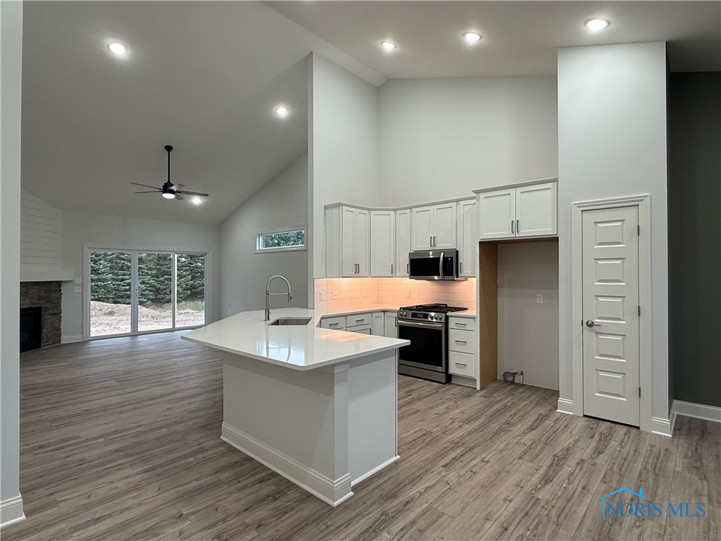 739 Ridge Lake Court, Perrysburg, Ohio image 2