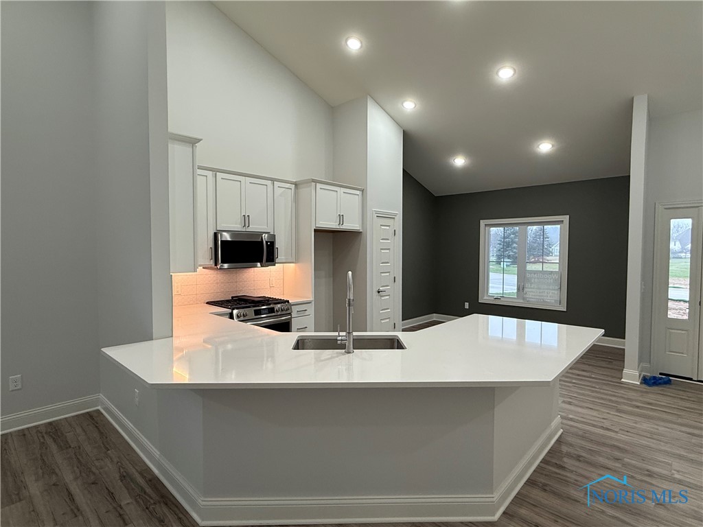 739 Ridge Lake Court, Perrysburg, Ohio image 3