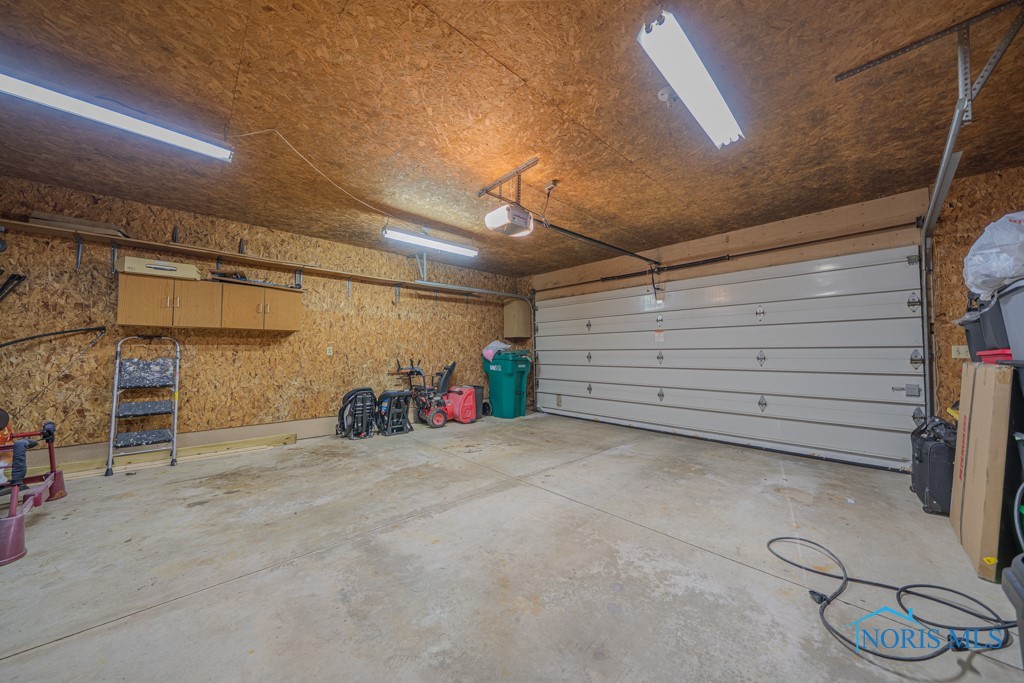 433 Burnham Drive, Fostoria, Ohio image 22