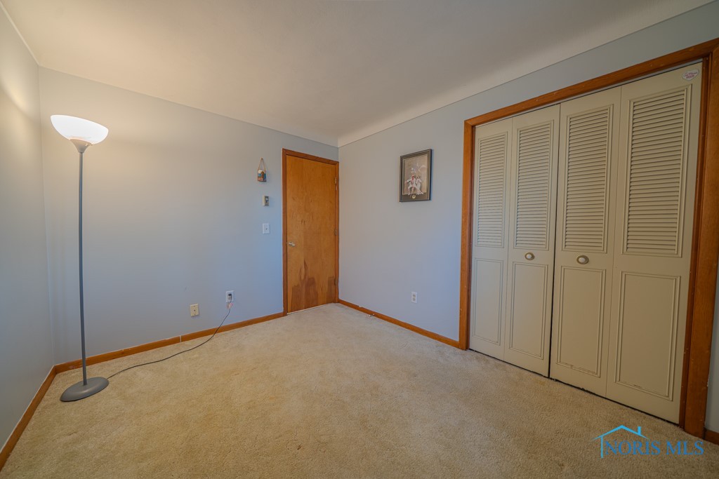 433 Burnham Drive, Fostoria, Ohio image 15