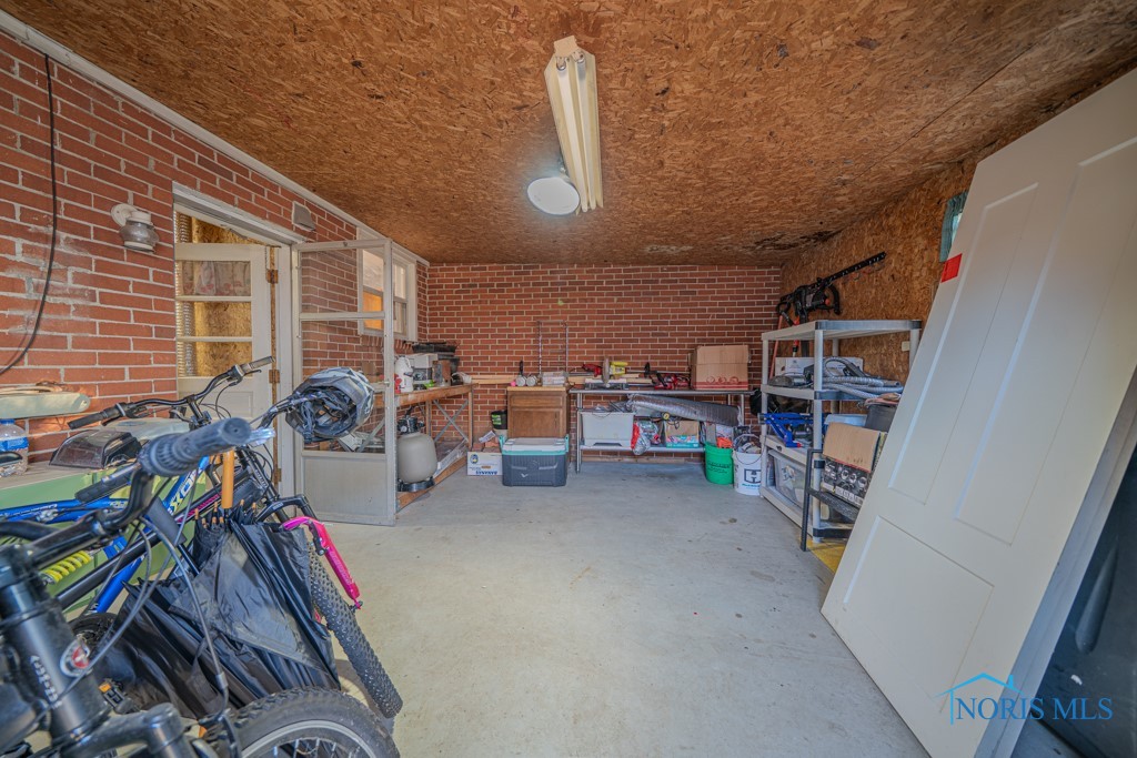 433 Burnham Drive, Fostoria, Ohio image 21