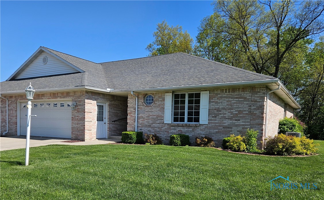 608 Chinook Drive, Defiance, Ohio image 1