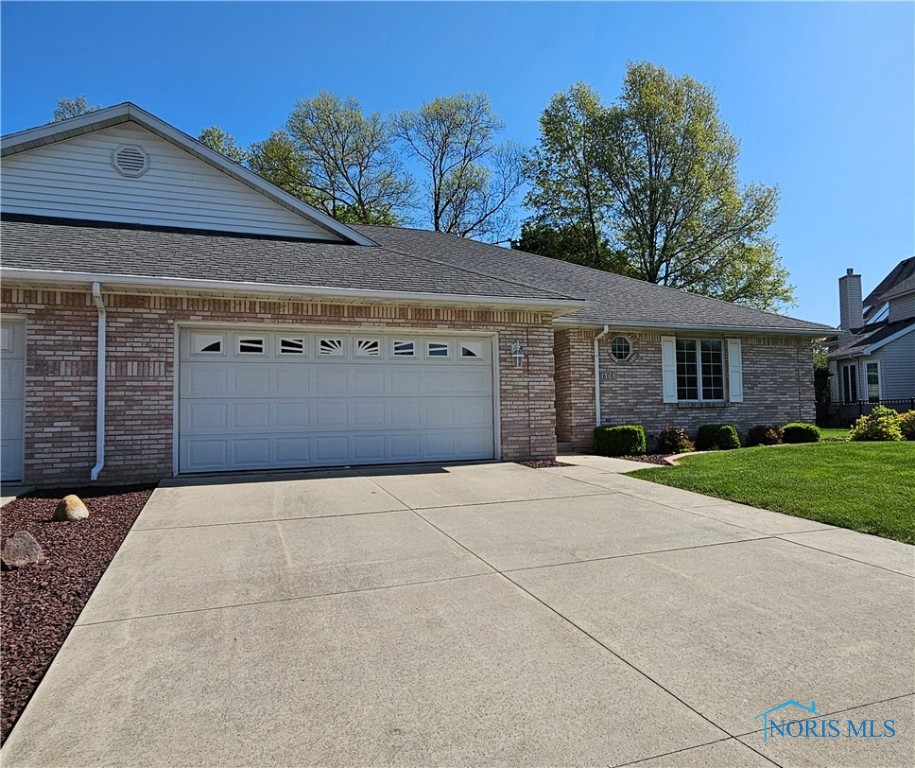 608 Chinook Drive, Defiance, Ohio image 3