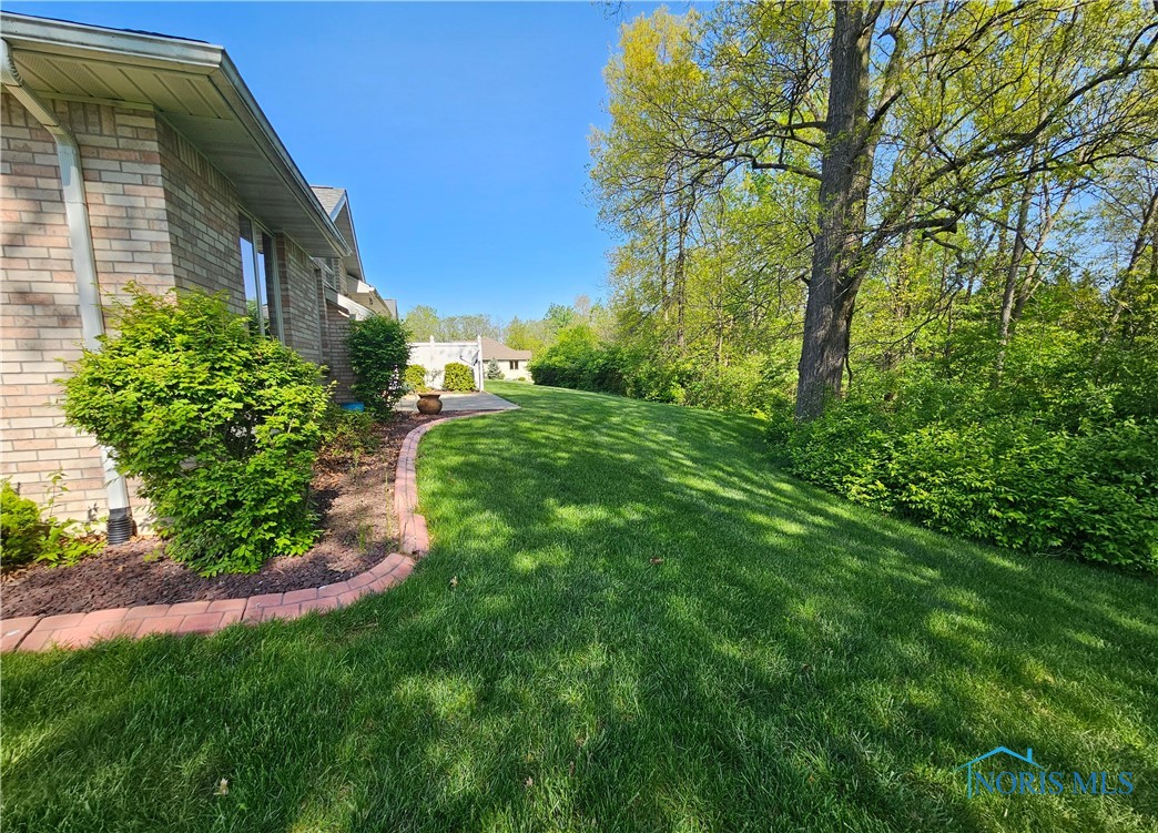 608 Chinook Drive, Defiance, Ohio image 4