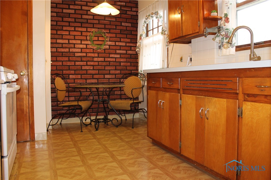 1364 Glenview Road, Toledo, Ohio image 11