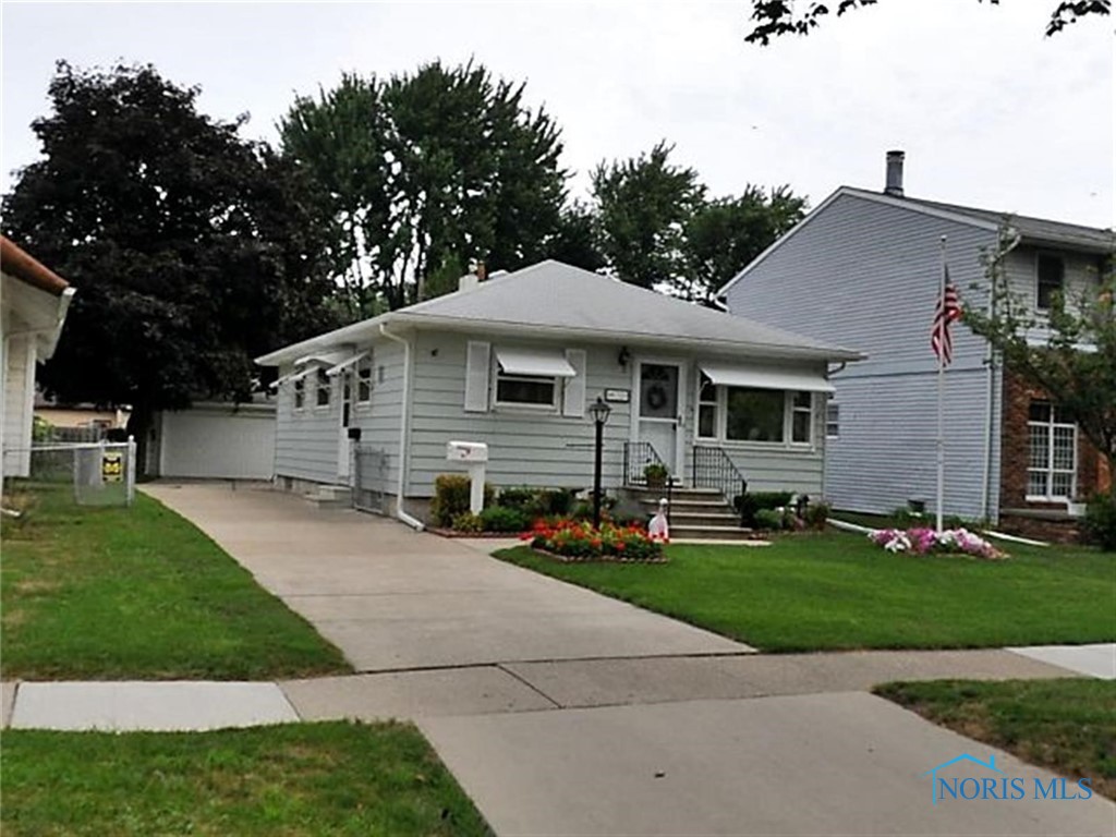 709 Sackett Street, Maumee, Ohio image 1