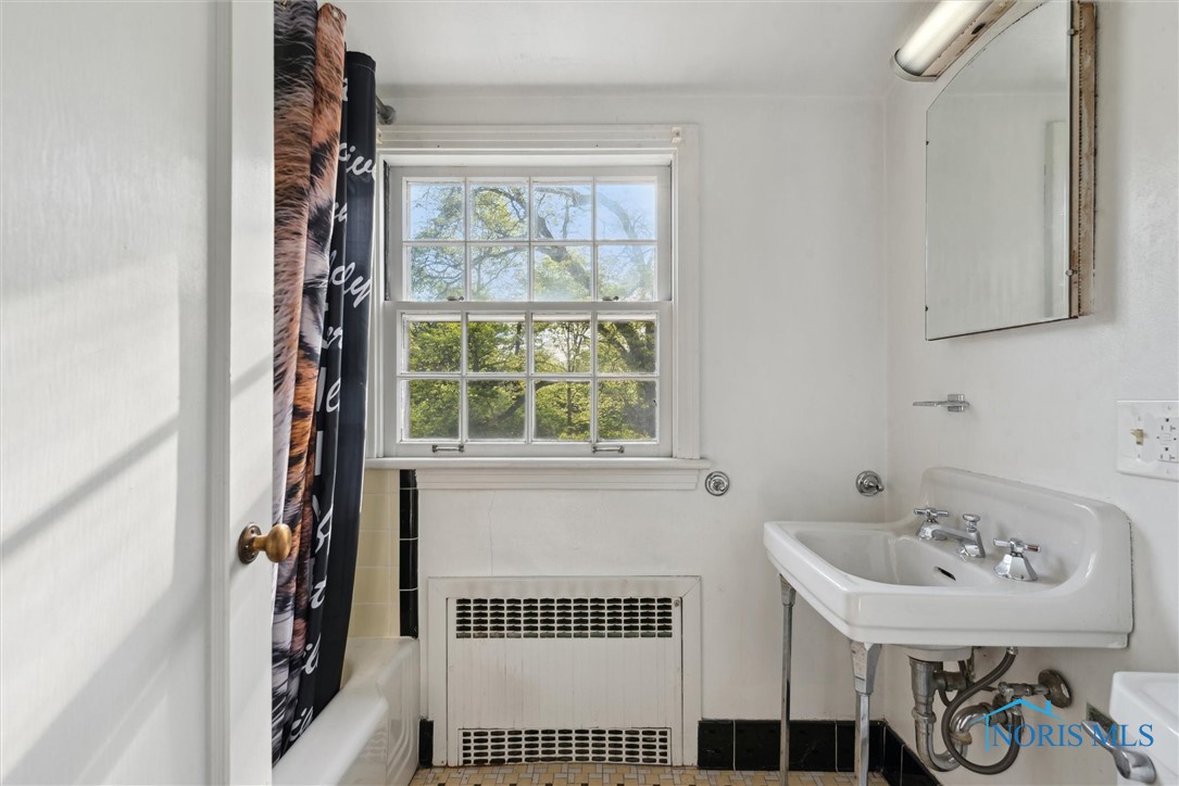 3766 Edgevale Road, Toledo, Ohio image 37