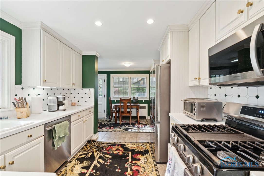 3766 Edgevale Road, Toledo, Ohio image 11
