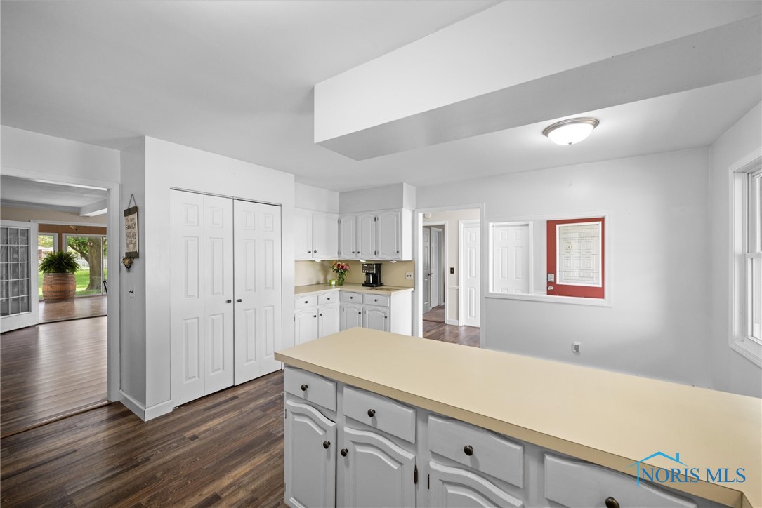 541 S Berlin Avenue, Oregon, Ohio image 15