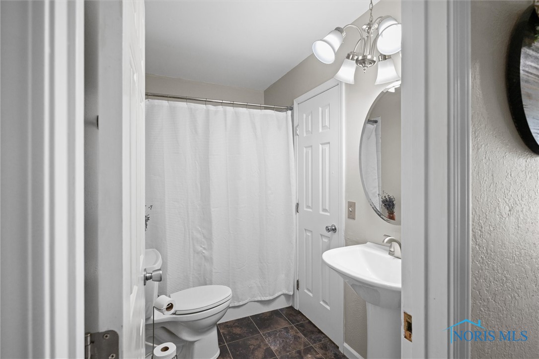 541 S Berlin Avenue, Oregon, Ohio image 26