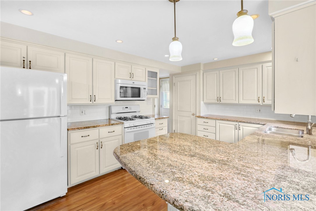 2633 Evergreen Road, Toledo, Ohio image 14